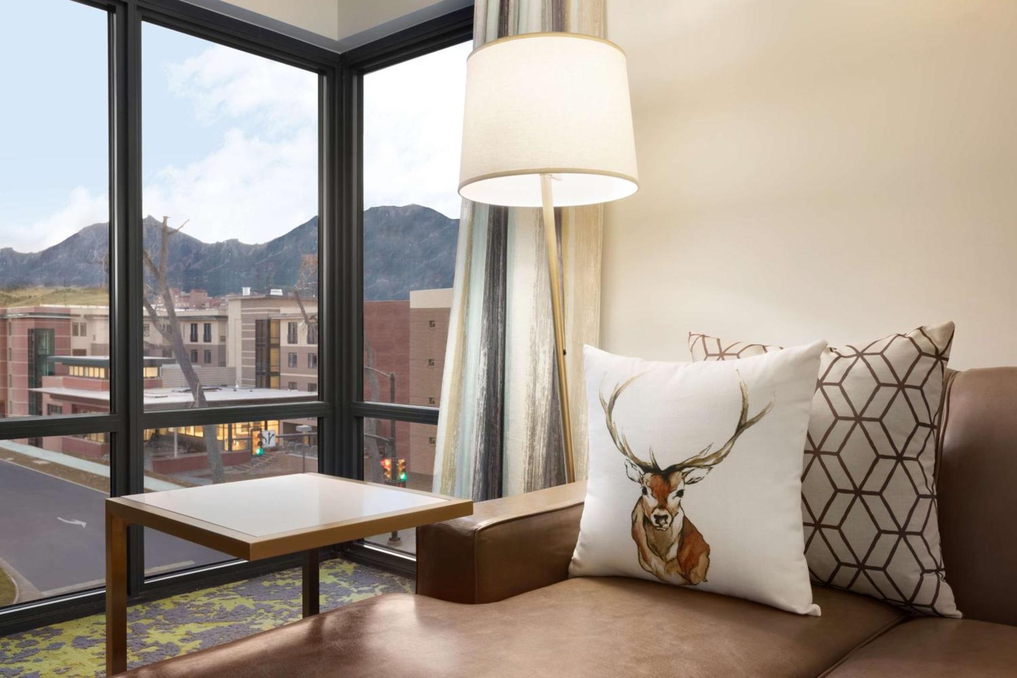 Embassy Suites By Hilton Boulder Extérieur photo